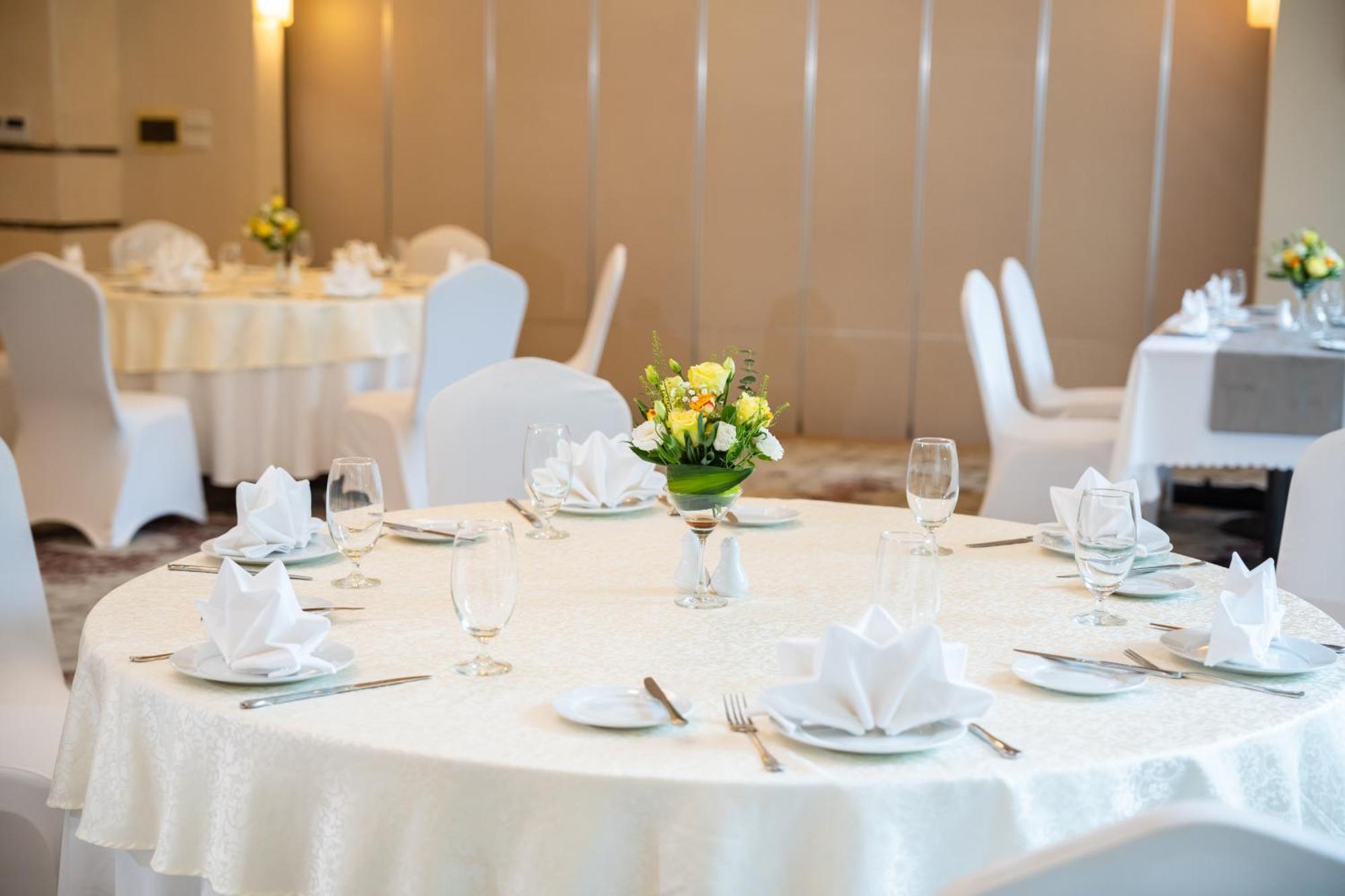 Muong Thanh Grand Hanoi Hotel Exteriör bild